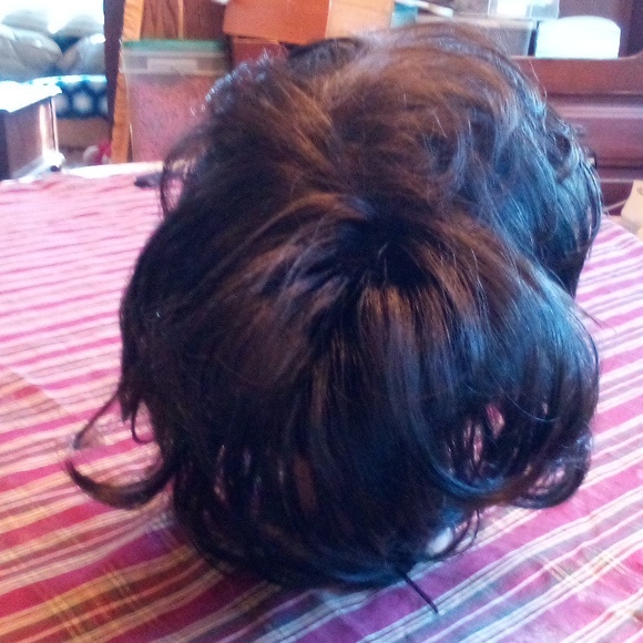 NEW - Motown Tress 100% Synthetic Japanese Fiber Dark Brown Wig - Picture 4 of 9